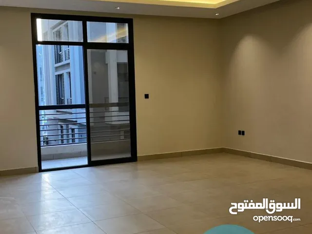شقه للايجار السنوي الرياض حي الياسمين ثلاث غرف وصالة ومطبخ وحمامين دور الوال
