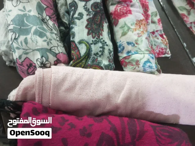 شوال شالات رأس تقريبا 200 شال للبيع