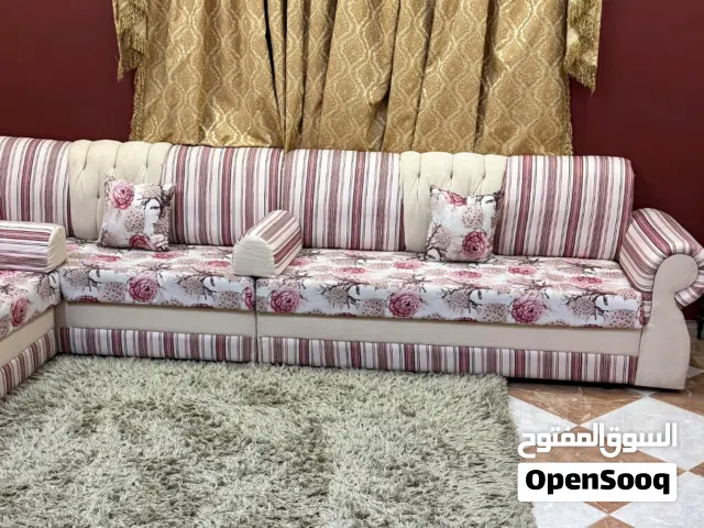 Very clean and beautiful just like new