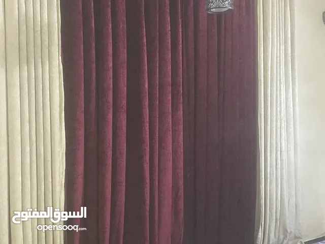 بردات نظيفات وثرياث اثنين مستعمل واثنين بلكارتونه جديدات