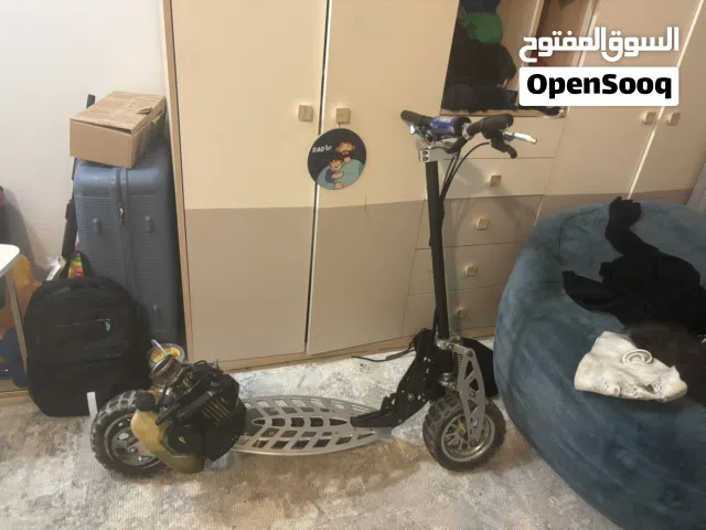 للبيع سكوتر بانزين موديل 2010