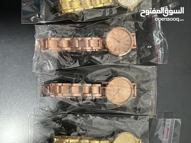 للبيع ساعات جديده نسائيه بكيسهم، ، التواصل للجادين فقط.