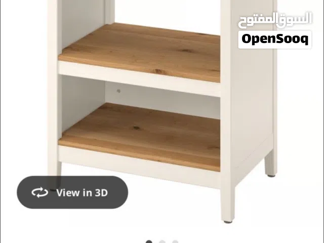 خزانة مطبخ من  من ايكيا باللون الأبيض العاجي وسطح من خشب السنديان. مافيه ولا خدشه مستعمل شهرين فقط