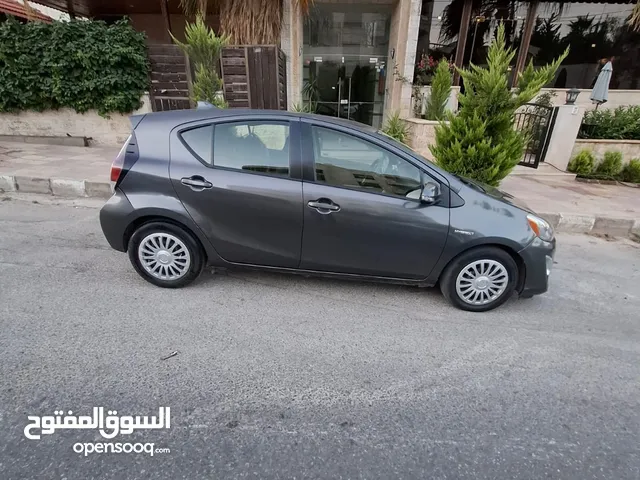 تويوتا بريوس C 2016