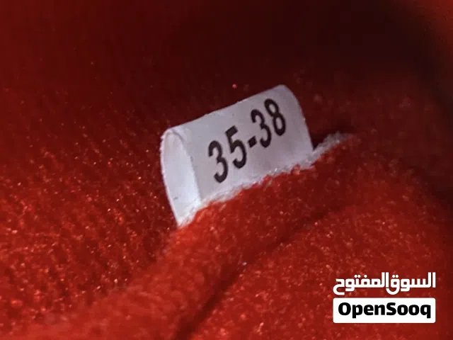 سكيت سجة جديد لون احمر قياس من 35 ال 38 يتكبر ويتصغر