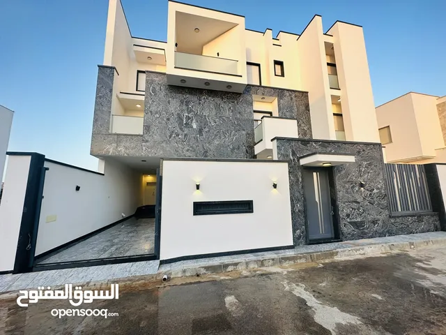 690 m2 4 Bedrooms Villa for Sale in Tripoli Tareeq Al-Mashtal