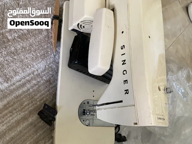 ماكينة خياطة للبيع بحالة ممتازة