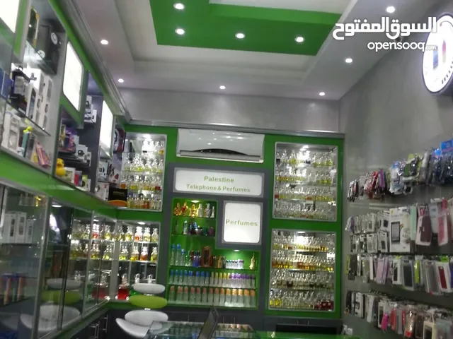 محل للبيع او الضمان بكامل ديكوره وبسعر مغري جدا