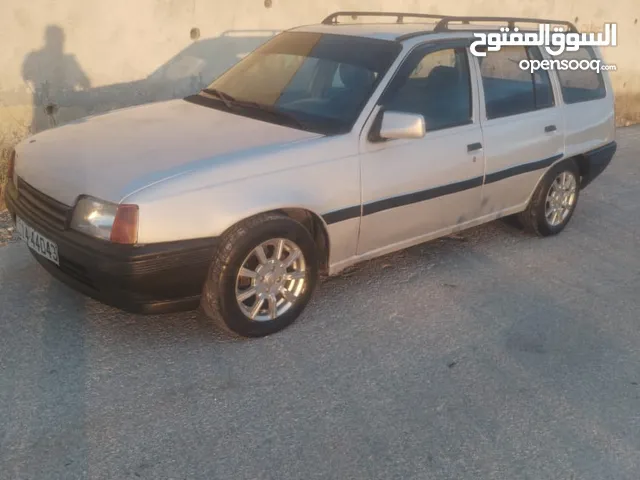 اوبل كدت ستيشن موديل 88 محرك 1600 انجكشن فحص قير عادي مرخصه ترخيص طويل