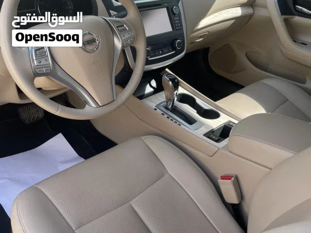 نيسان التيما 2016، صالون / سيدان، أوراق مرخصة مع كاميرا خلفية ونظام إنذار