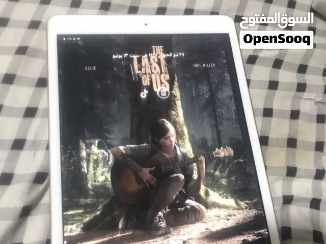 Apple iPad 8 128 GB in Al Dakhiliya