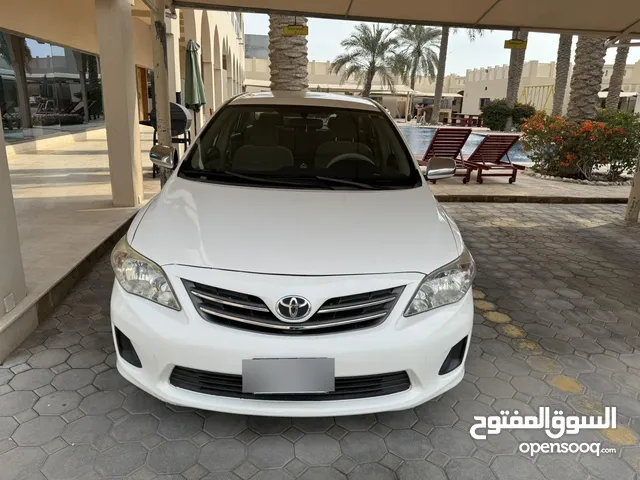 Toyota Corolla XLI 1.6L, 2013 Model, Sedan. White color