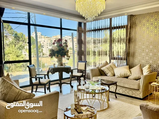 للبيع شقه فخمه جدا جبل عمان الدوار الرابع مطله على عبدون 364 م 4 نوم طابقيه
