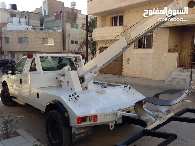 Tow Truck Ford 2001 in Zarqa