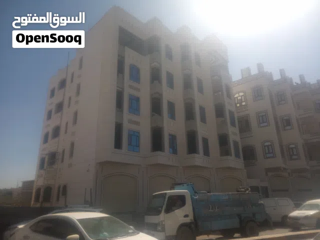 عماااره مع الفتحات مع حوش عشر لبن تصلح فندق اومدرسه للايجار الستين الشمالي