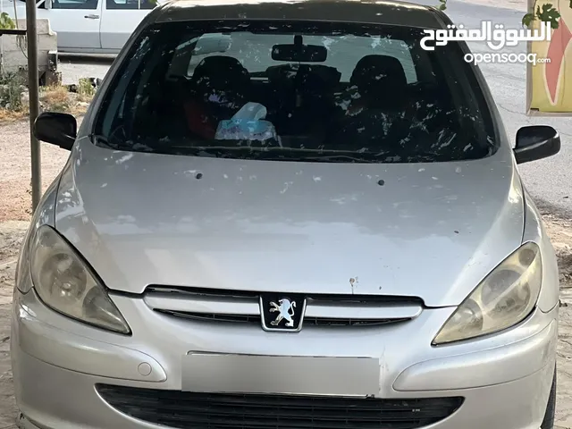 بيجو2004 للبيع