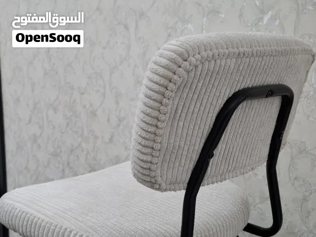 للبيع كرسي بار أنيق بحالة ممتازة جدًا