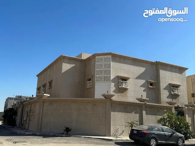 550 m2 Studio Villa for Sale in Dammam King Fahd Suburb
