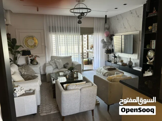شقه مساحة 110مع غرفه مخزن للبيع