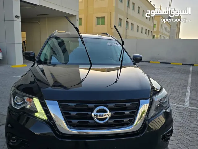 Used Nissan Pathfinder in Sharjah