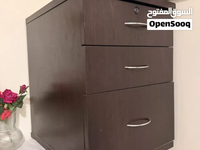 كومود بني خشب