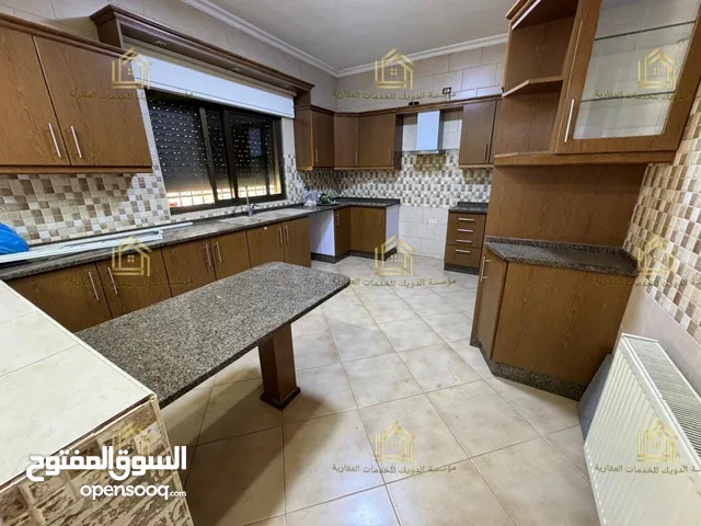 شقة مميزة - الرابية - 3نوم1ماستر - ارضية - ترس - قرب الخدمات العامة