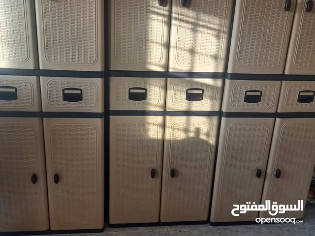 3 خزائن بلاستيك بحاله ممتازه