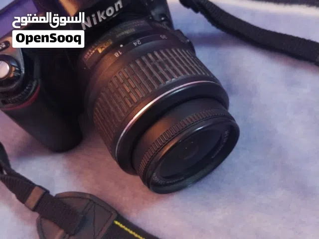 كاميرا نيكون d80 مع بطاريتين وشاحن