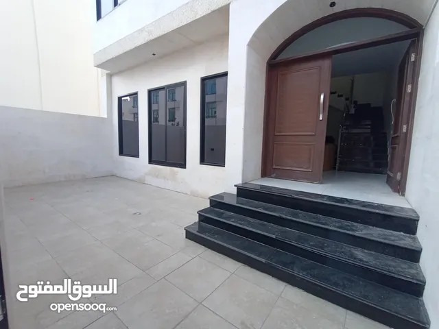 4500ft 5 Bedrooms Villa for Rent in Abu Dhabi Al Karama