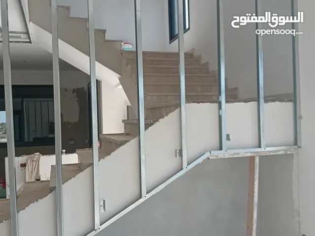 مخزن واسع مسحه 600م مربع ارتفاع 6 امتار موقع مميز   رام الله شارع جريده الايام