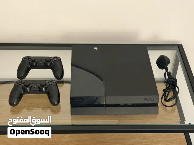 بلاي ستيشن 4 مع جهازين و العاب للبيع