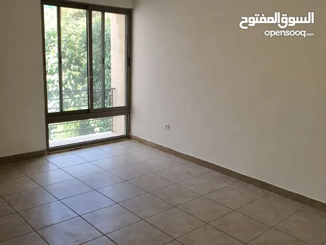 شقة طابق ارضي للبيع في عبدون للاستثمار او السكن