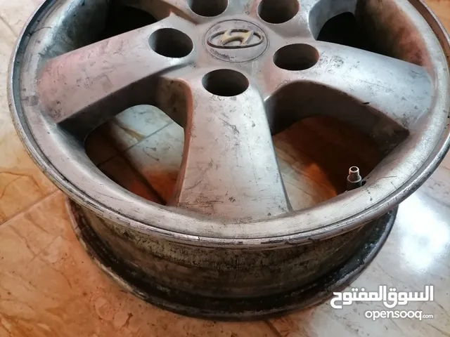 جنط باص H100 بحالة جيدة للبيع بسعر 50