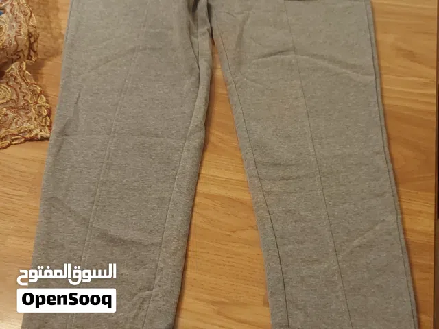 بنطلون ماركة LACOSTE جديد صناعة بنغلادش قطن قماشة دافية قياس لارج لون سكني بنطلون PULL & BEAR لون اس