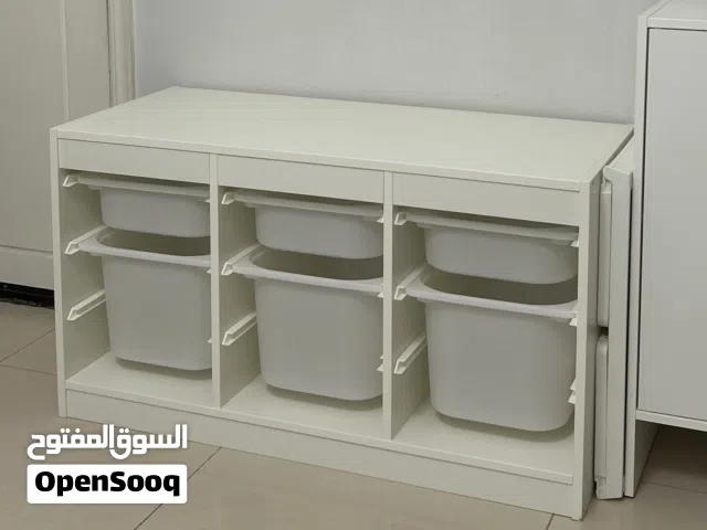 وحدة تخزين من إيكيا مع الصناديق IKEA storage unit with bins