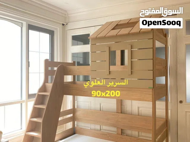 سرير أطفال مزدوج شبه جديد مع الفرش، بحالة ممتازة ونظيف جدًا.