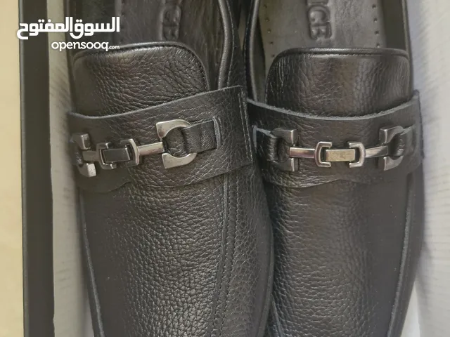 للبيع حذاء  جلد  اسود مقاس 44  جديد بيع ب      متوفر قطه واحد فقط