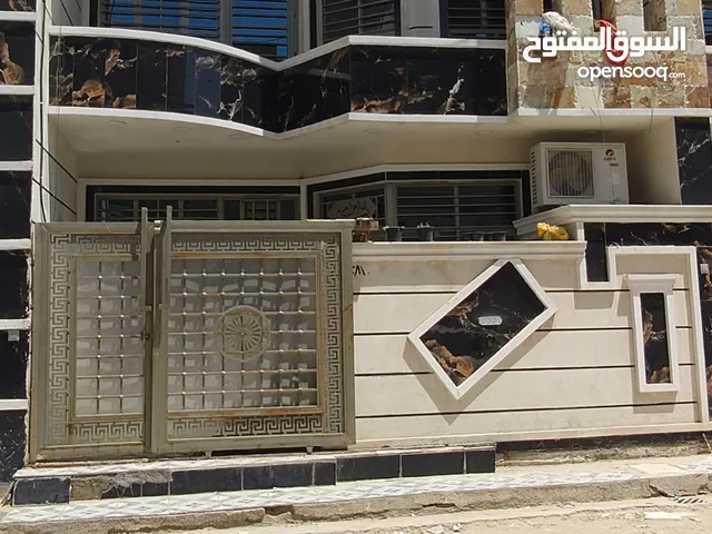 120 ft 3 Bedrooms Townhouse for Sale in Baghdad Za'franiya
