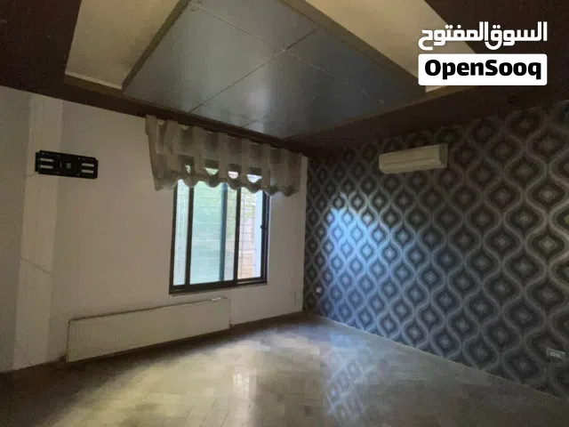 شقه ارضيه للإيجار في ام السماء قرب روان كيك 2 نوم مع ترس واسع جدا مميزه