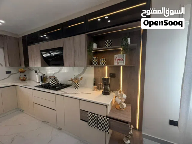 شقة للبيع مع روف باطلاله مميزه ودائمه في مرج الحمام