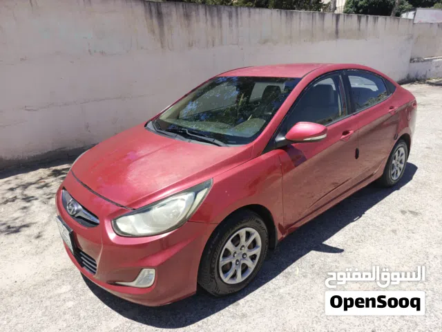 2012 Hyundai Accent Standard