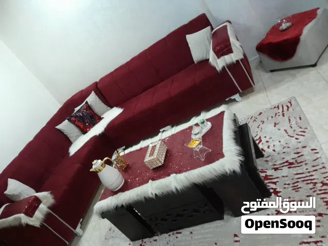 طقم كنب بحاله جيده جدا وبسعر مناسب