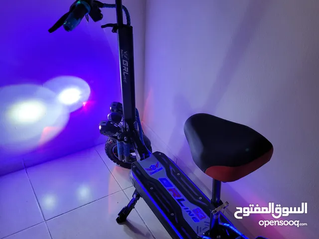 new electric scooter very clean just been used 1month
