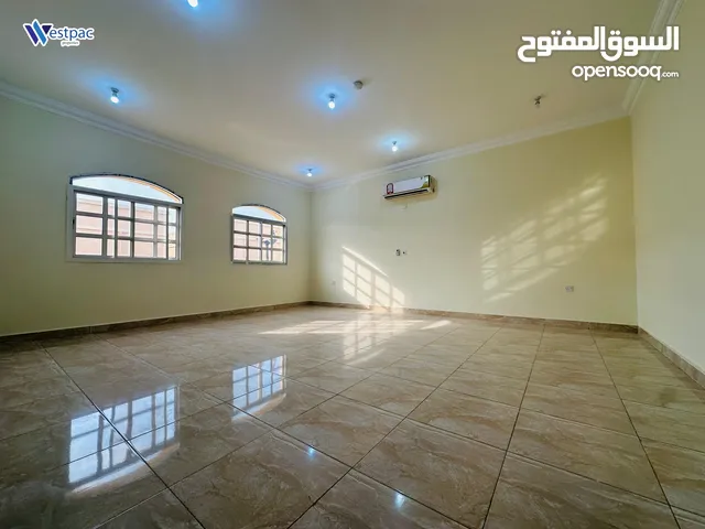 300 m2 3 Bedrooms Villa for Rent in Um Salal Other