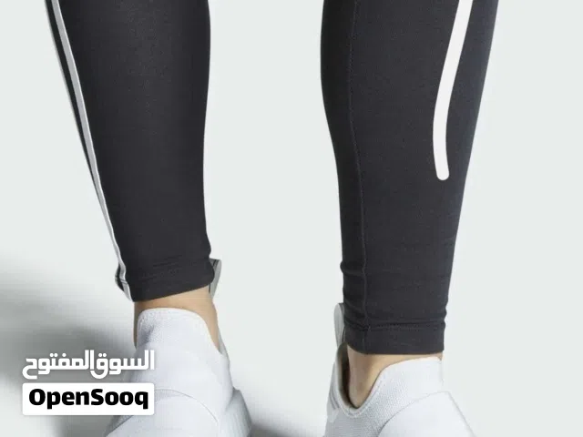 حذاء اديداس ابيض