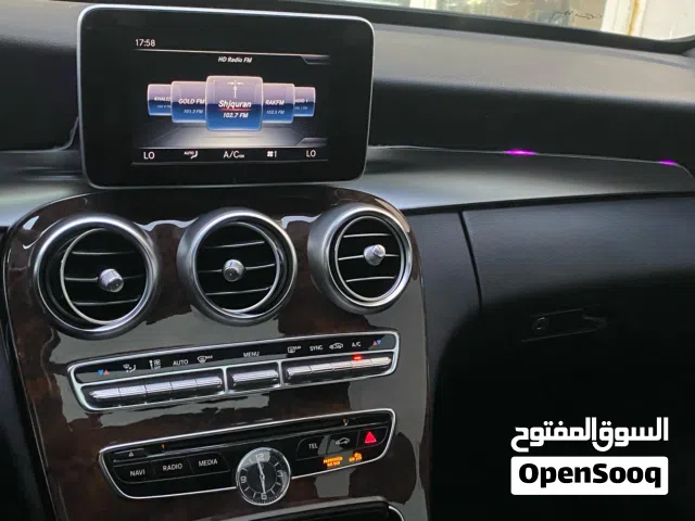 سيارة مرسيدس C300