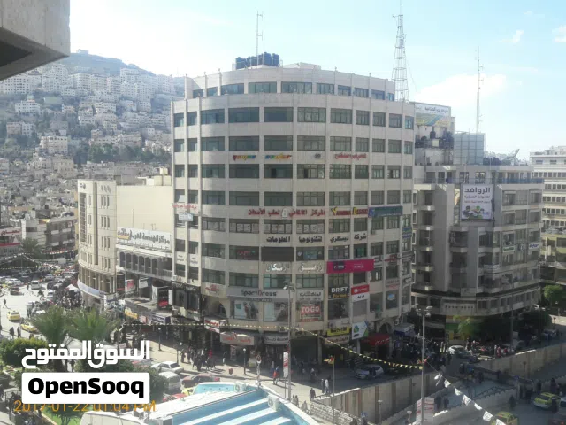 من المالك مكاتب للايجار بمساحات مختلفة في موقع حيوي بجانب دوار نابلس