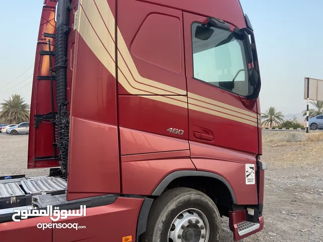 Tractor Unit Volvo 2017 in Muscat