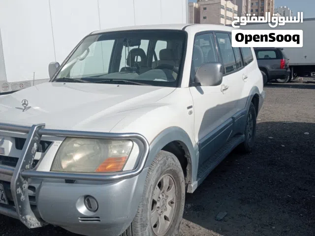 2004 ميتسوبيشي باجيرو GLS