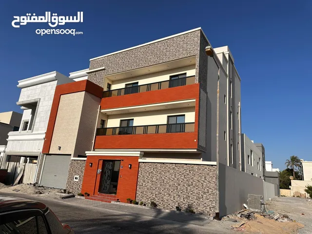 325 m2 More than 6 bedrooms Villa for Sale in Muharraq Busaiteen